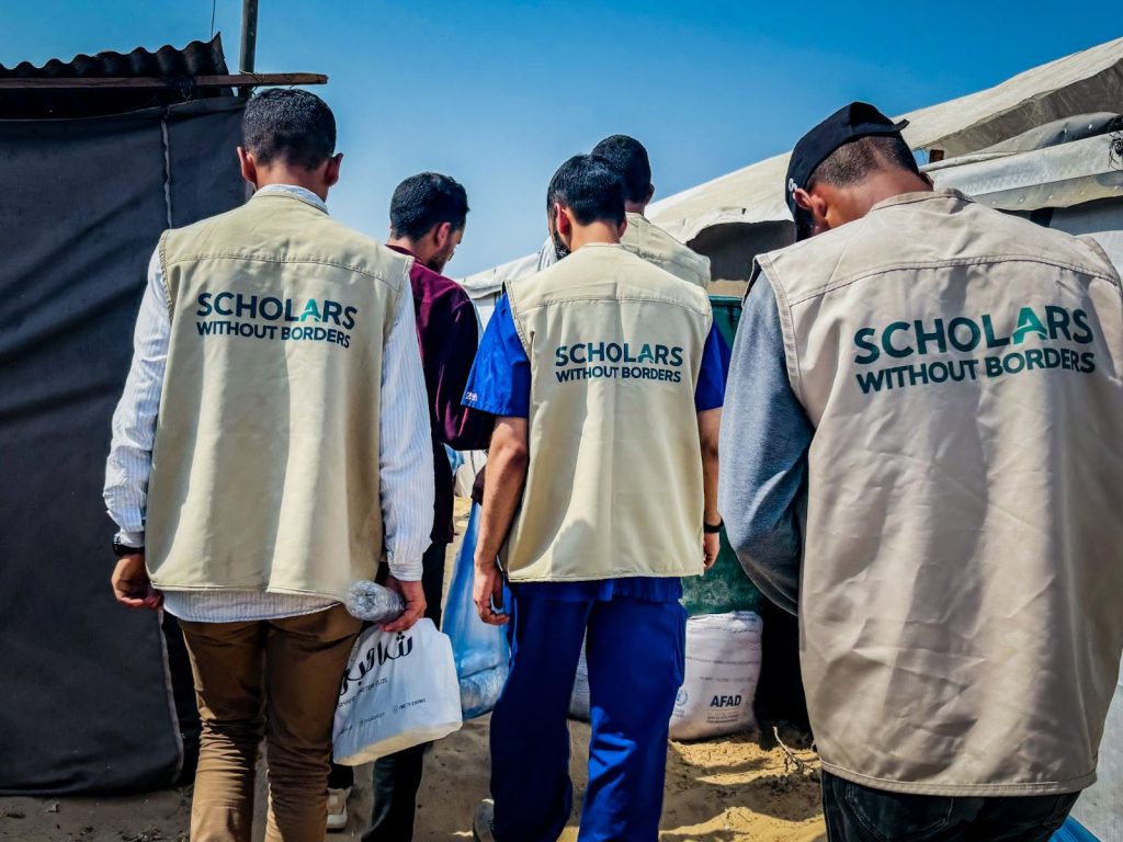 Scholars Without Borders volunteers in the field in Gaza
